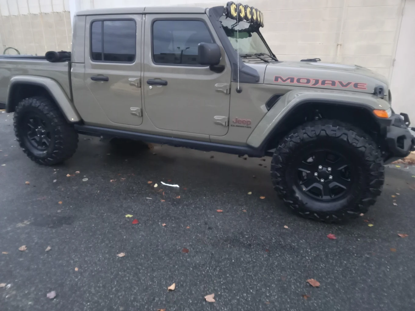 Jeep Gladiator Mojave, clean exterior